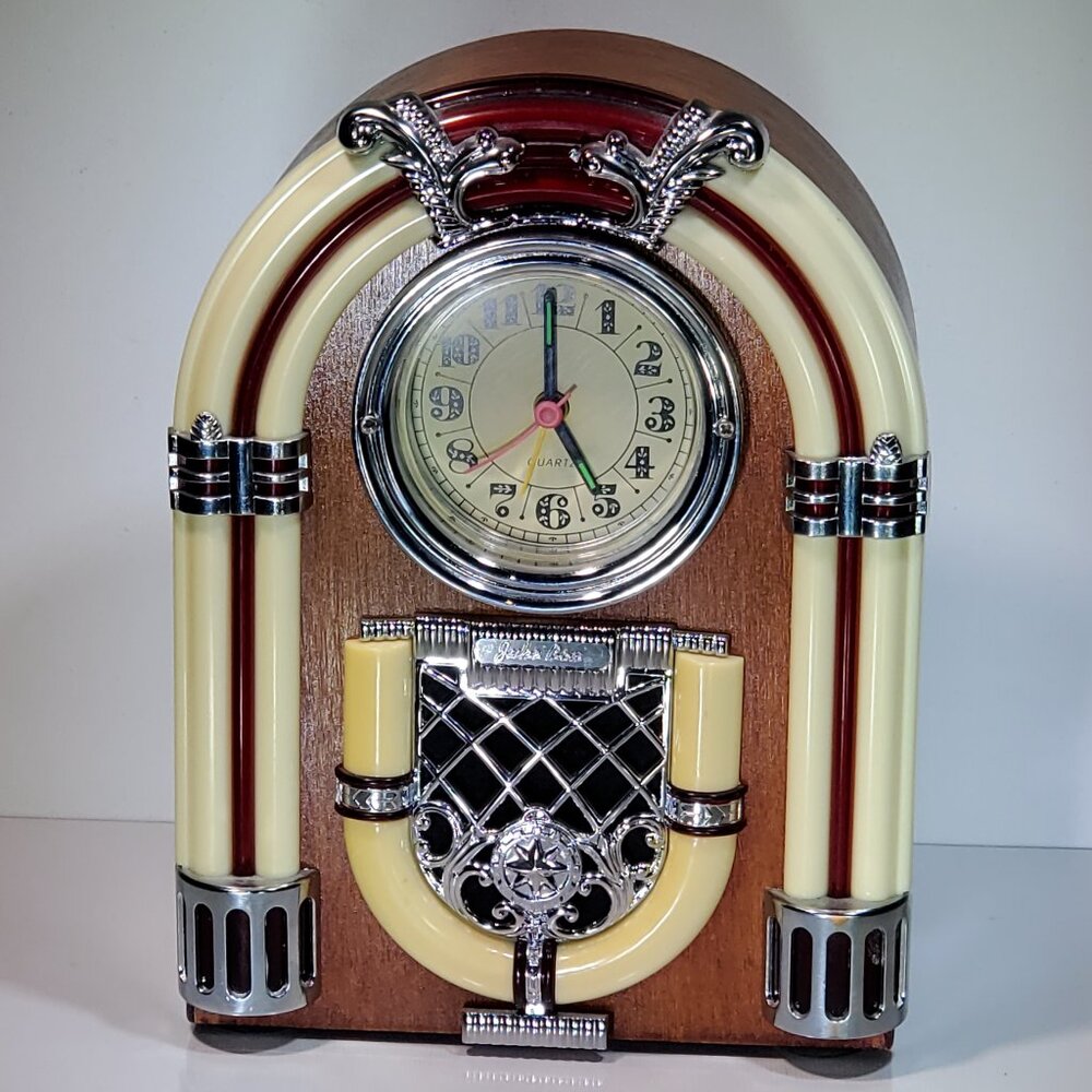 VINTAGE 1990 JUKE BOX DESIGN QUARTZ CLOCK